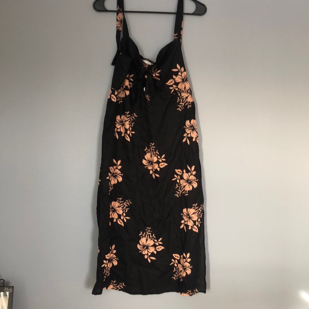 Peephole hibiscus dress